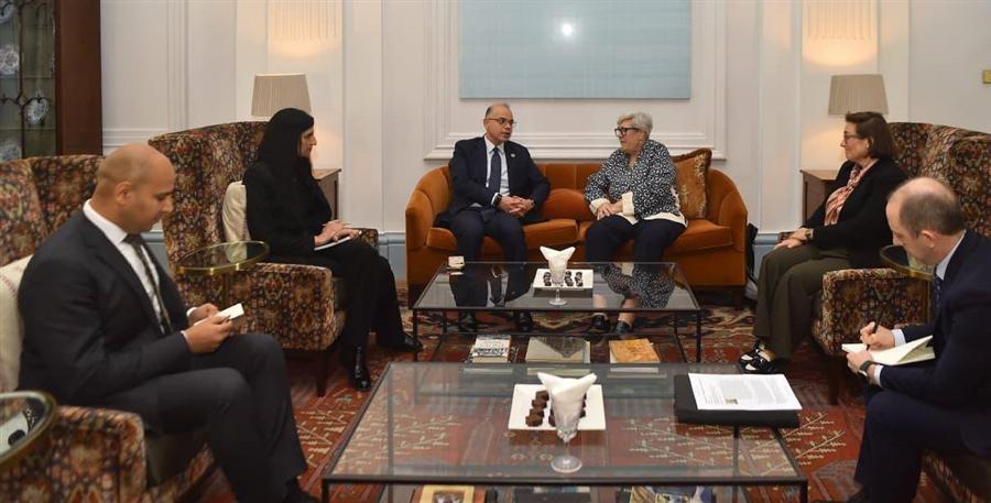 مصر وبريطانيا تبحثان تعزيز الاستثمار المستدام وإطلاق شراكة للنمو الأخضر